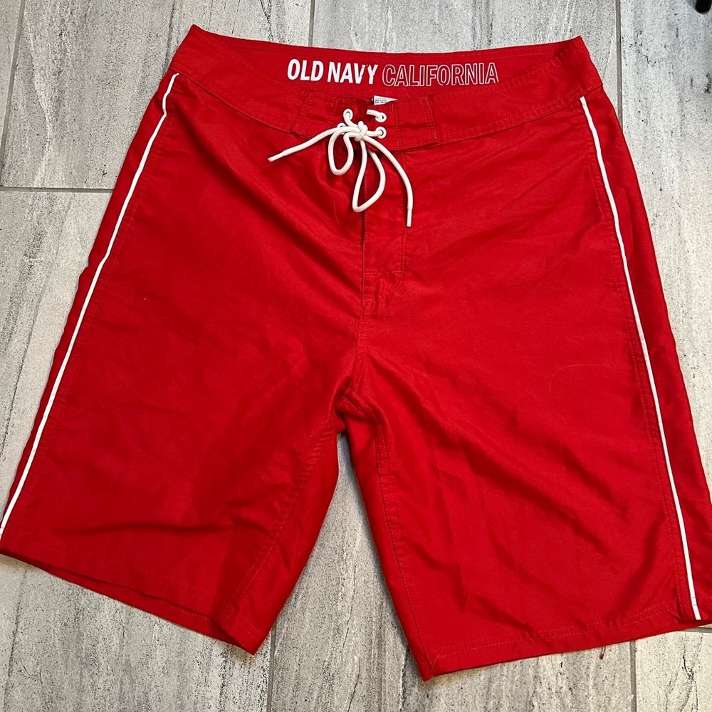 Old Navy California Men's Swim Trunks Size 32 Red